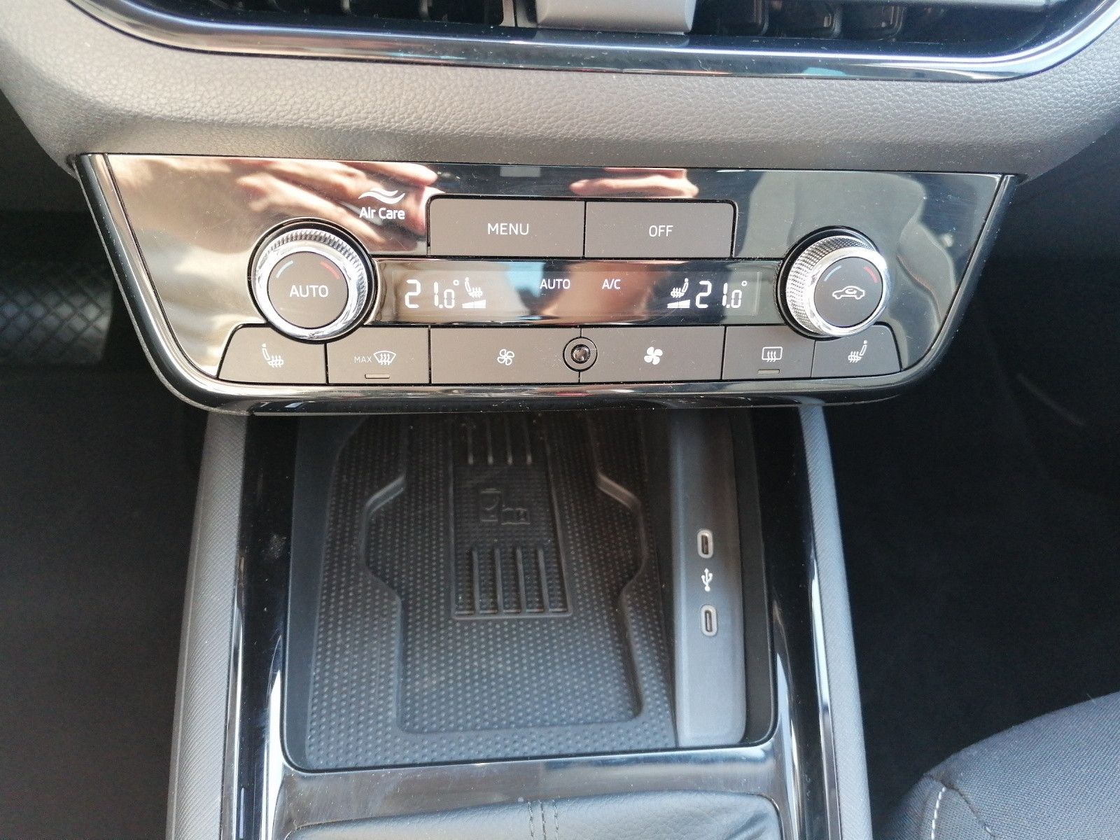 Fahrzeugabbildung SKODA Kamiq 1.5 TSI Selection DSG AHK MATRIX NAVI KAM