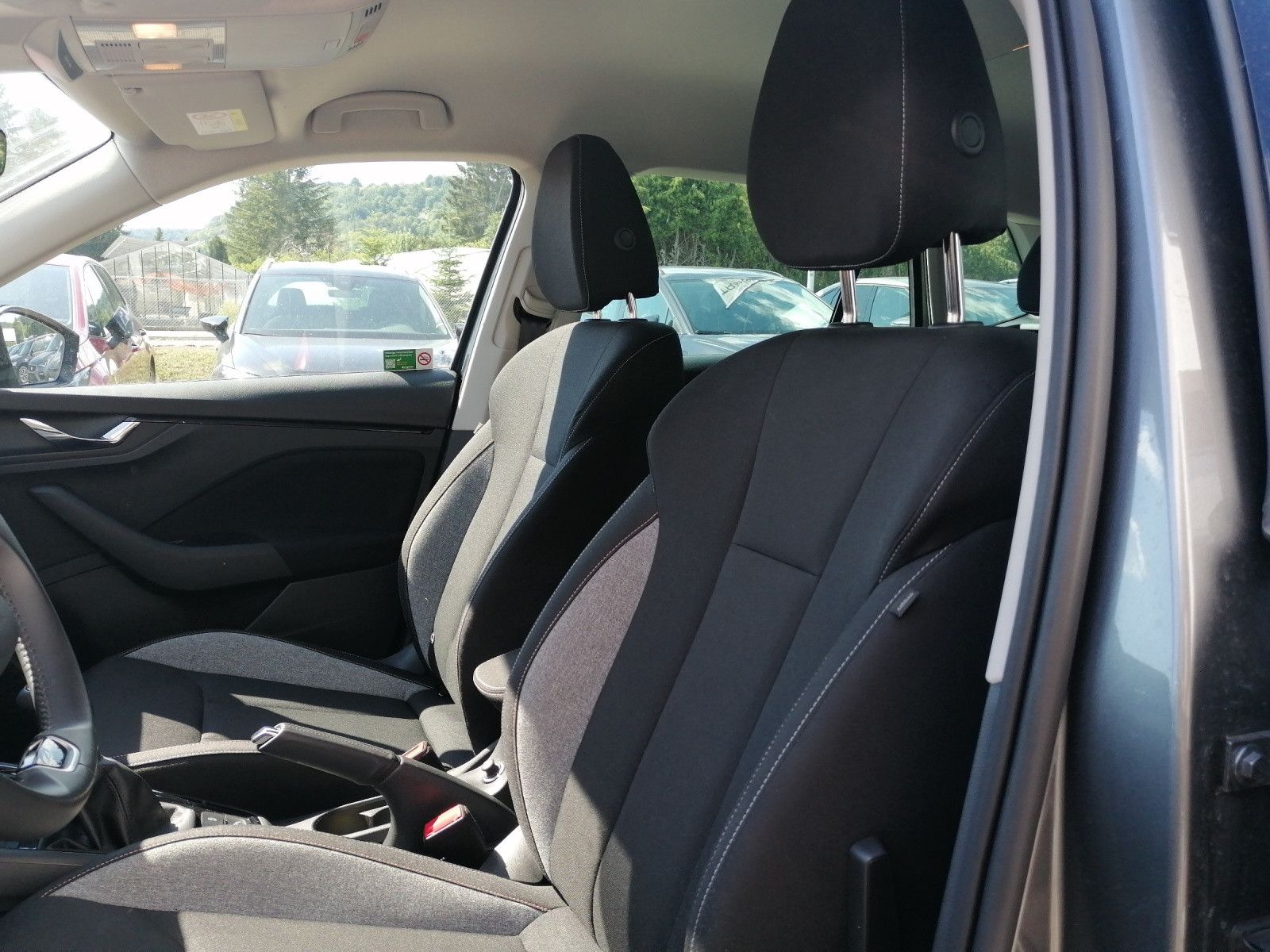 Fahrzeugabbildung SKODA Kamiq 1.5 TSI Selection DSG AHK MATRIX NAVI KAM