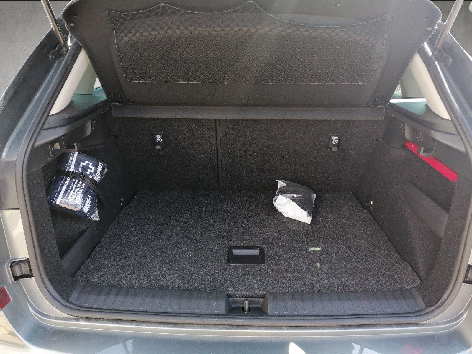Fahrzeugabbildung SKODA Kamiq 1.5 TSI Selection DSG AHK MATRIX NAVI KAM