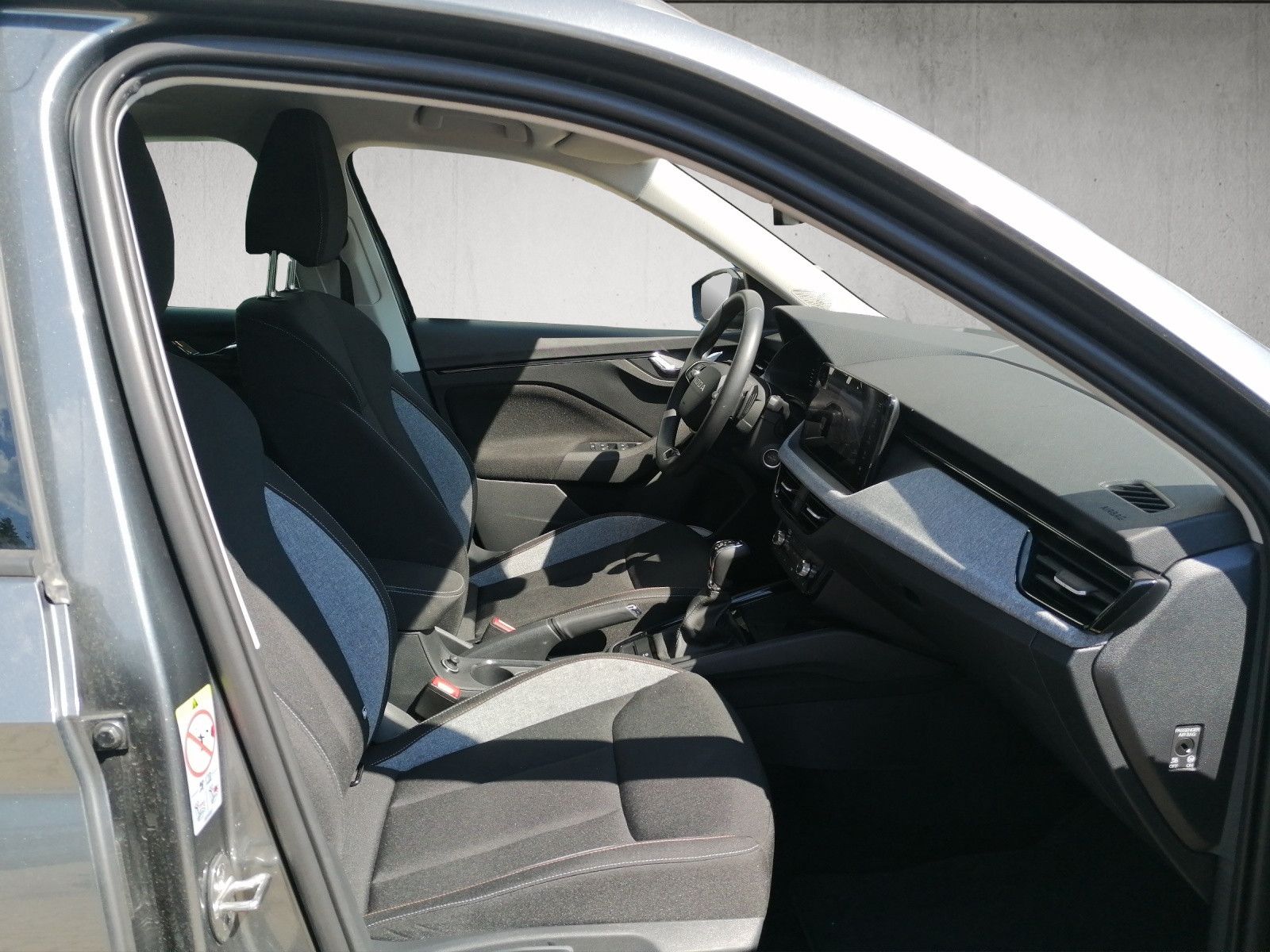 Fahrzeugabbildung SKODA Kamiq 1.5 TSI Selection DSG AHK MATRIX NAVI KAM