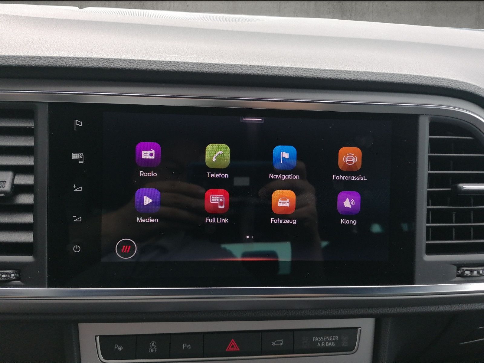 Fahrzeugabbildung SEAT Ateca 2.0 TDI FR DSG AHK FAP XL elHK Dinamica