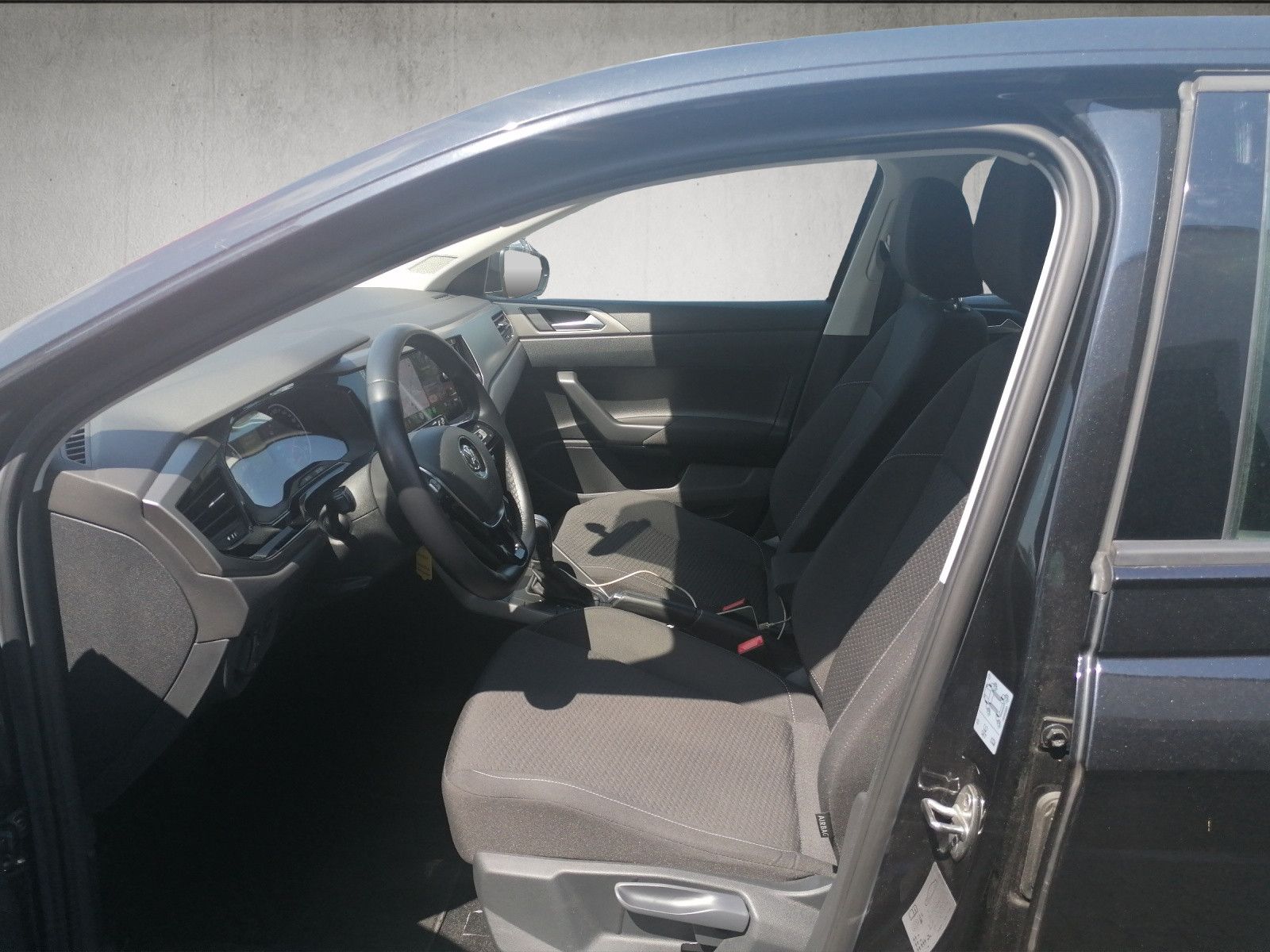 Fahrzeugabbildung Volkswagen Polo VI 1.0 TSI Comfortline DSG PDC APP CONN SHZ