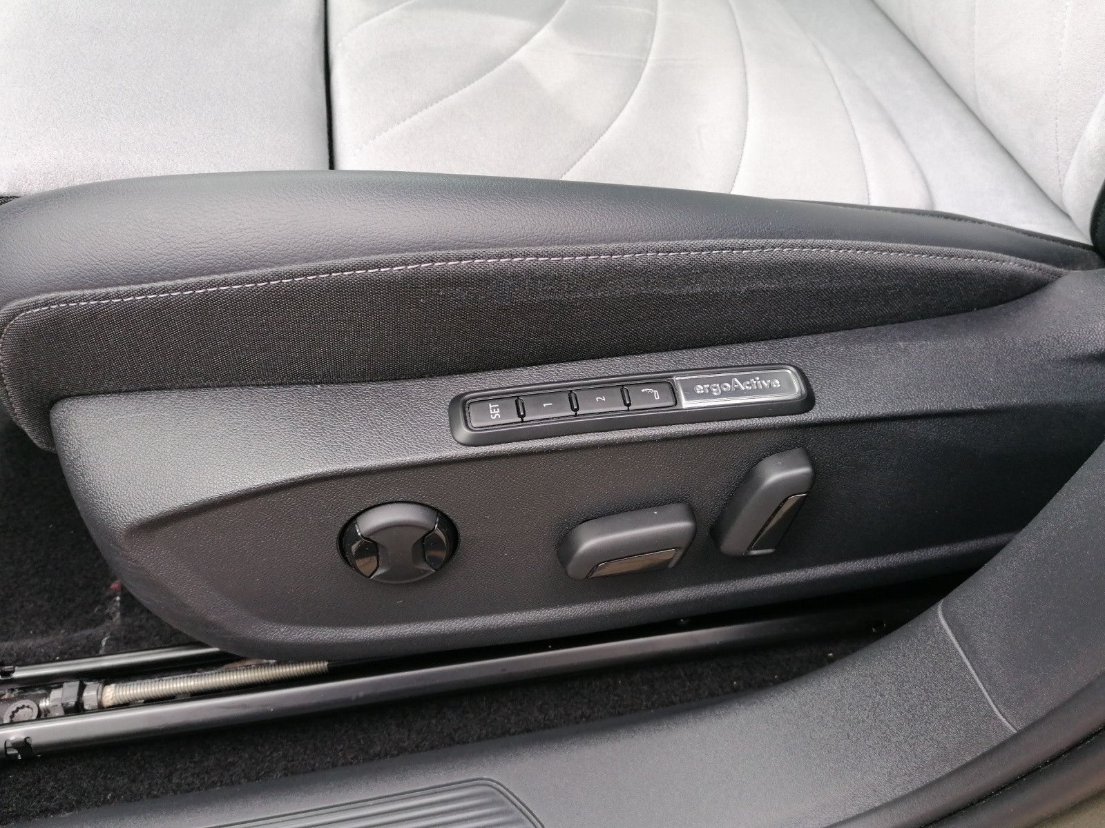 Fahrzeugabbildung Volkswagen ID.3 Pro 150 kW Move ACC NAVI KAM el Sitz