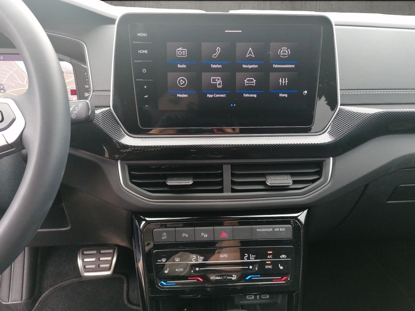 Fahrzeugabbildung Volkswagen T-Cross 1.5 TSI R-Line DSG AHK IQ MATRIX