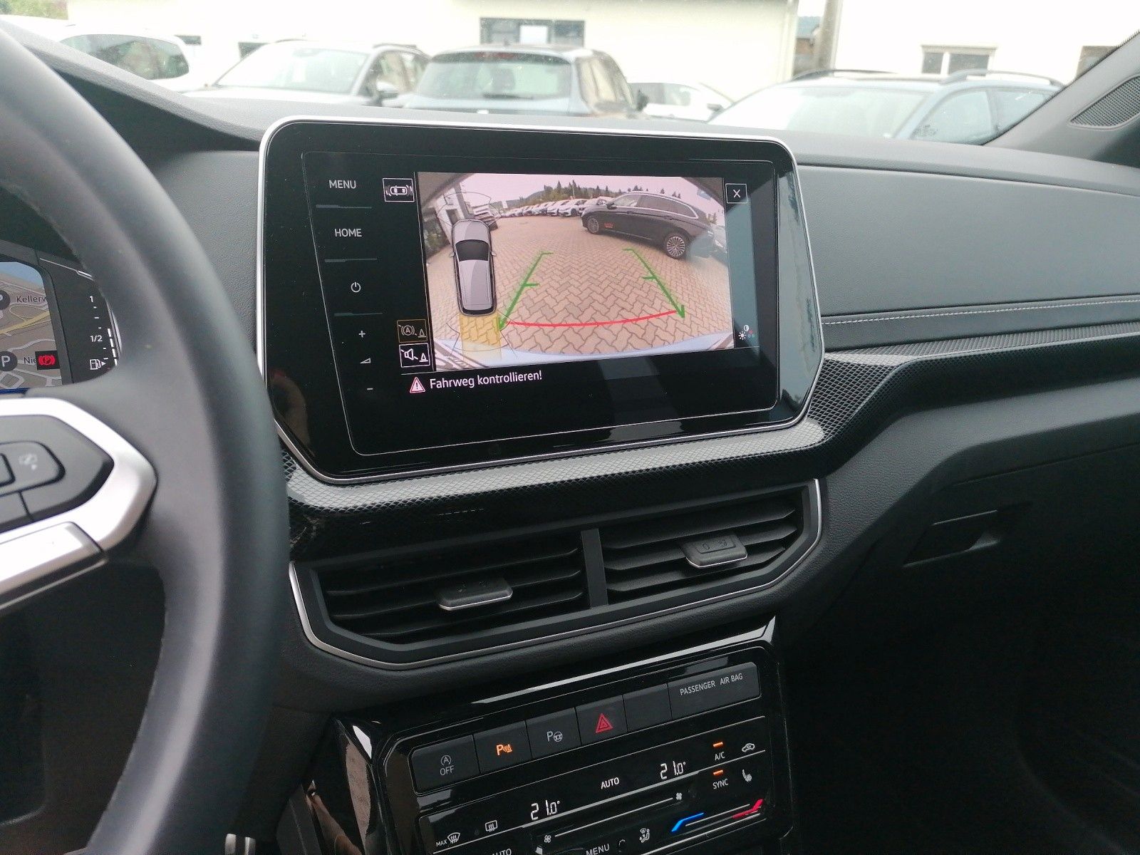 Fahrzeugabbildung Volkswagen T-Cross 1.5 TSI R-Line DSG AHK IQ MATRIX