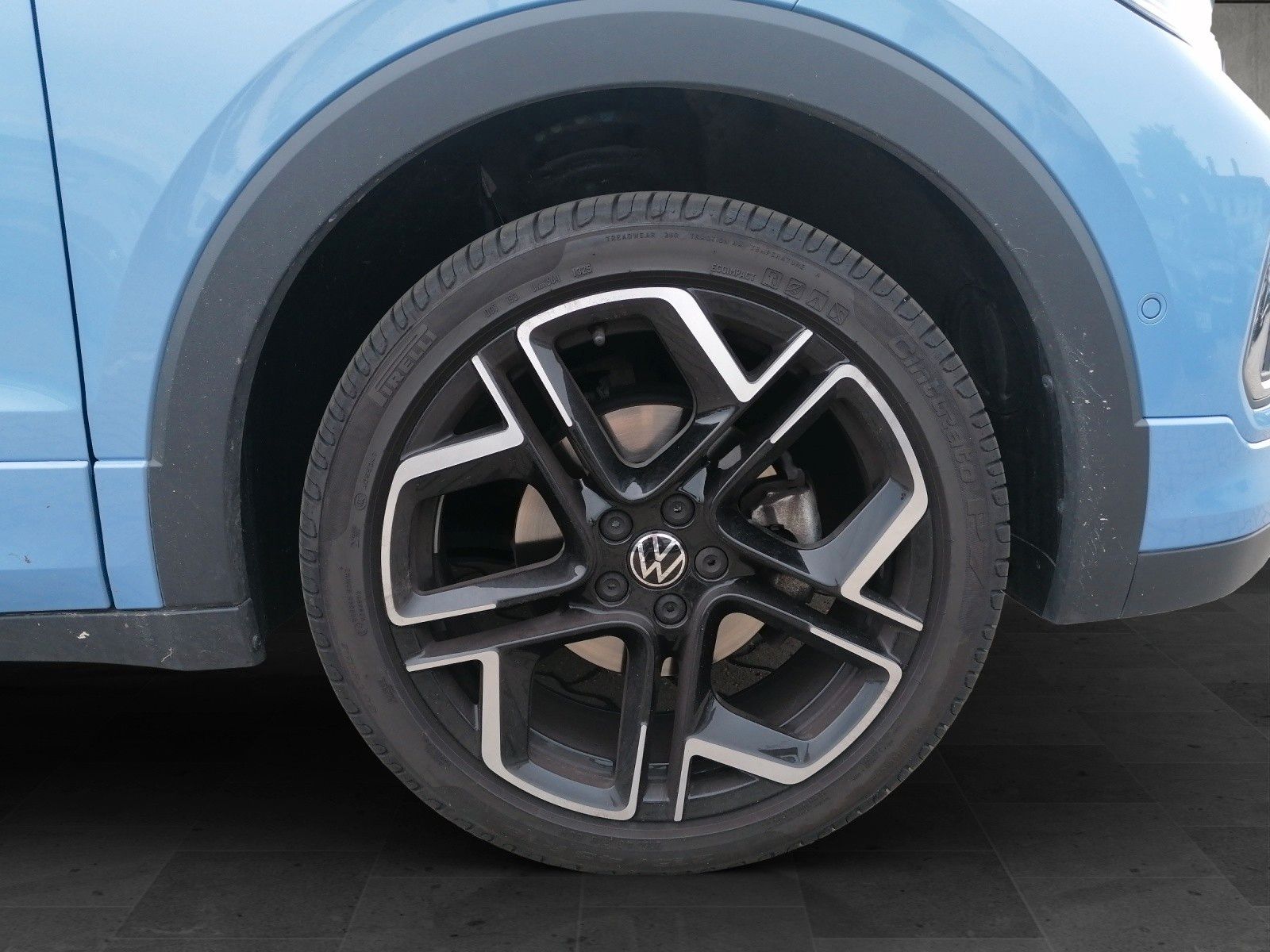 Fahrzeugabbildung Volkswagen T-Cross 1.5 TSI R-Line DSG AHK IQ MATRIX