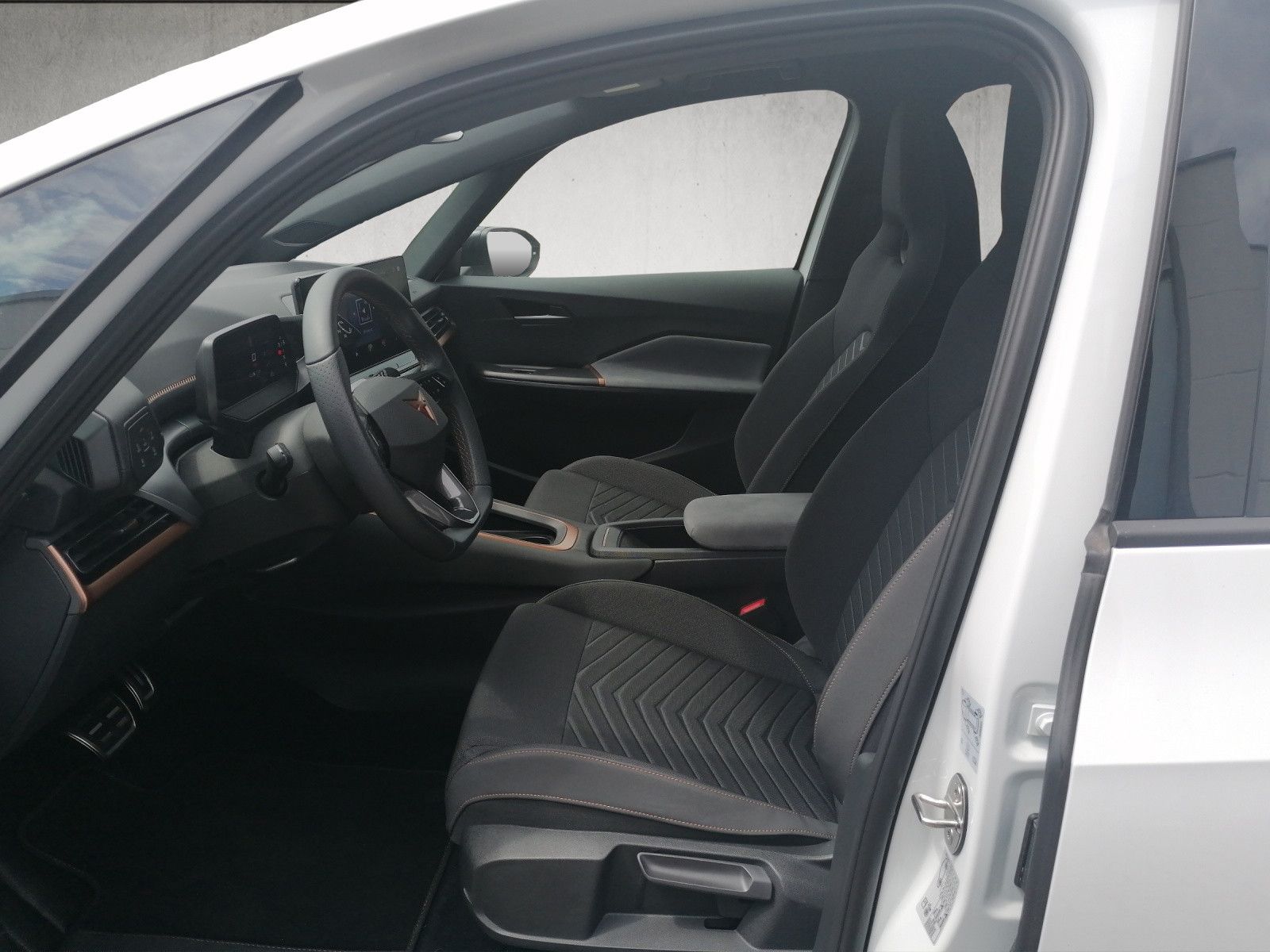 Fahrzeugabbildung CUPRA Born 62kWh 204PS Tech M Pilot M Cargo Below Zero