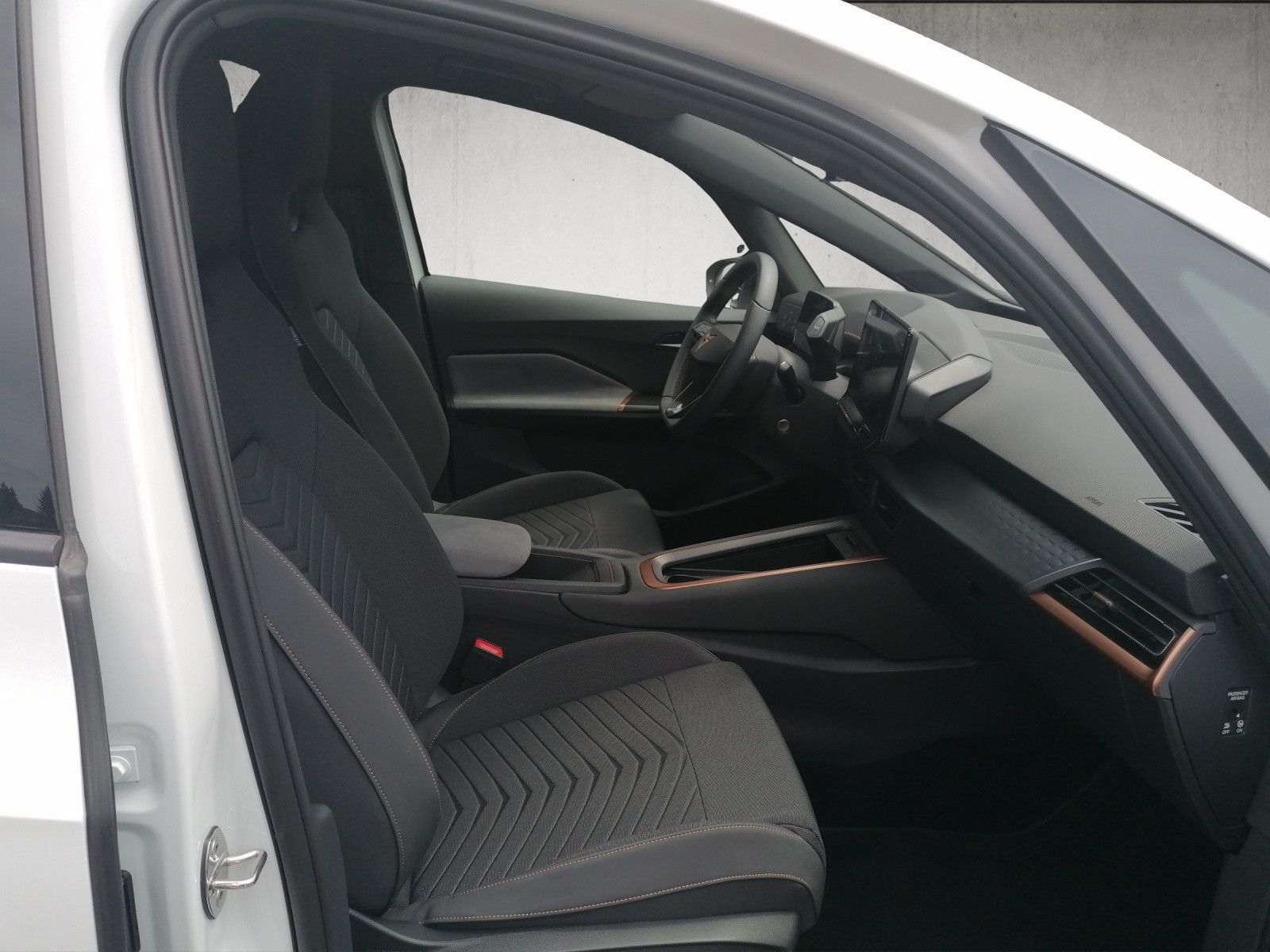 Fahrzeugabbildung CUPRA Born 62kWh 204PS Tech M Pilot M Cargo Below Zero