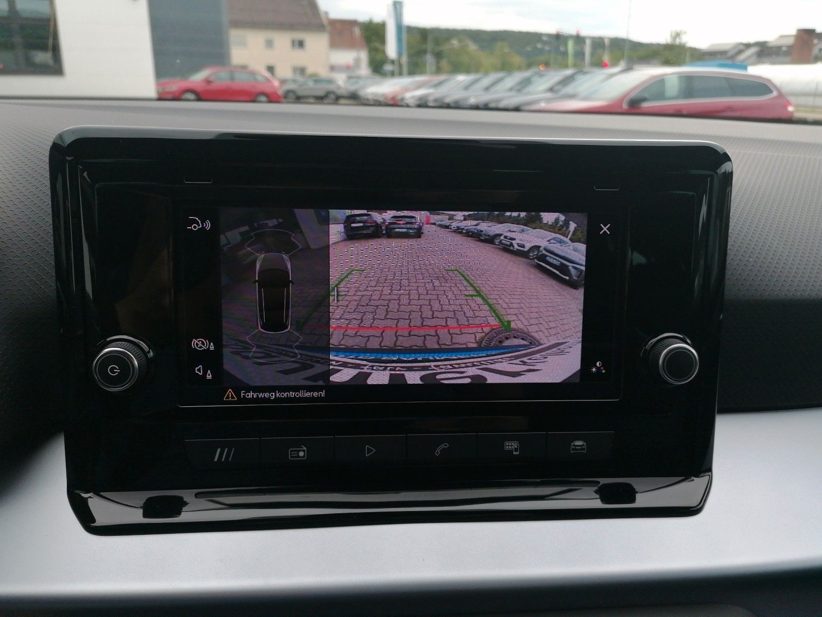 Fahrzeugabbildung SEAT Arona 1.0 TSI FR DSG AHK FAP M VC FULL LINK SHZ
