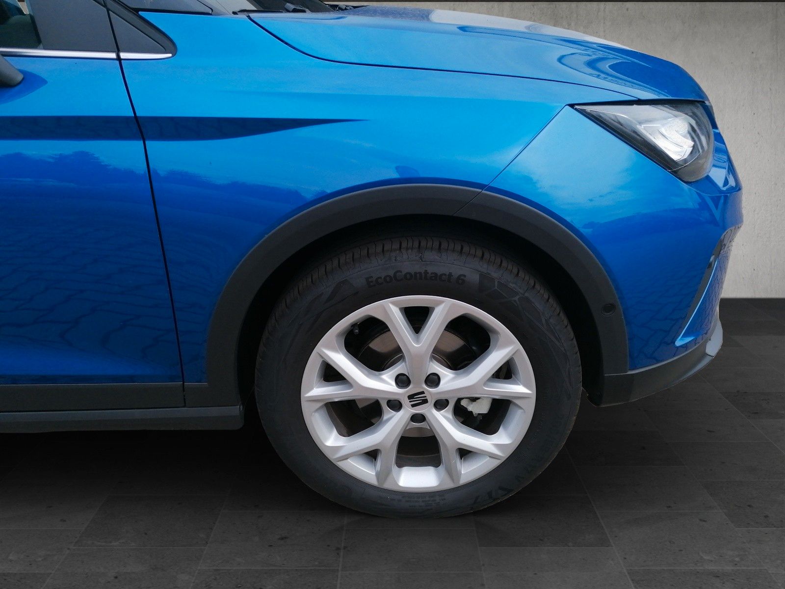 Fahrzeugabbildung SEAT Arona 1.0 TSI FR DSG AHK FAP M VC FULL LINK SHZ