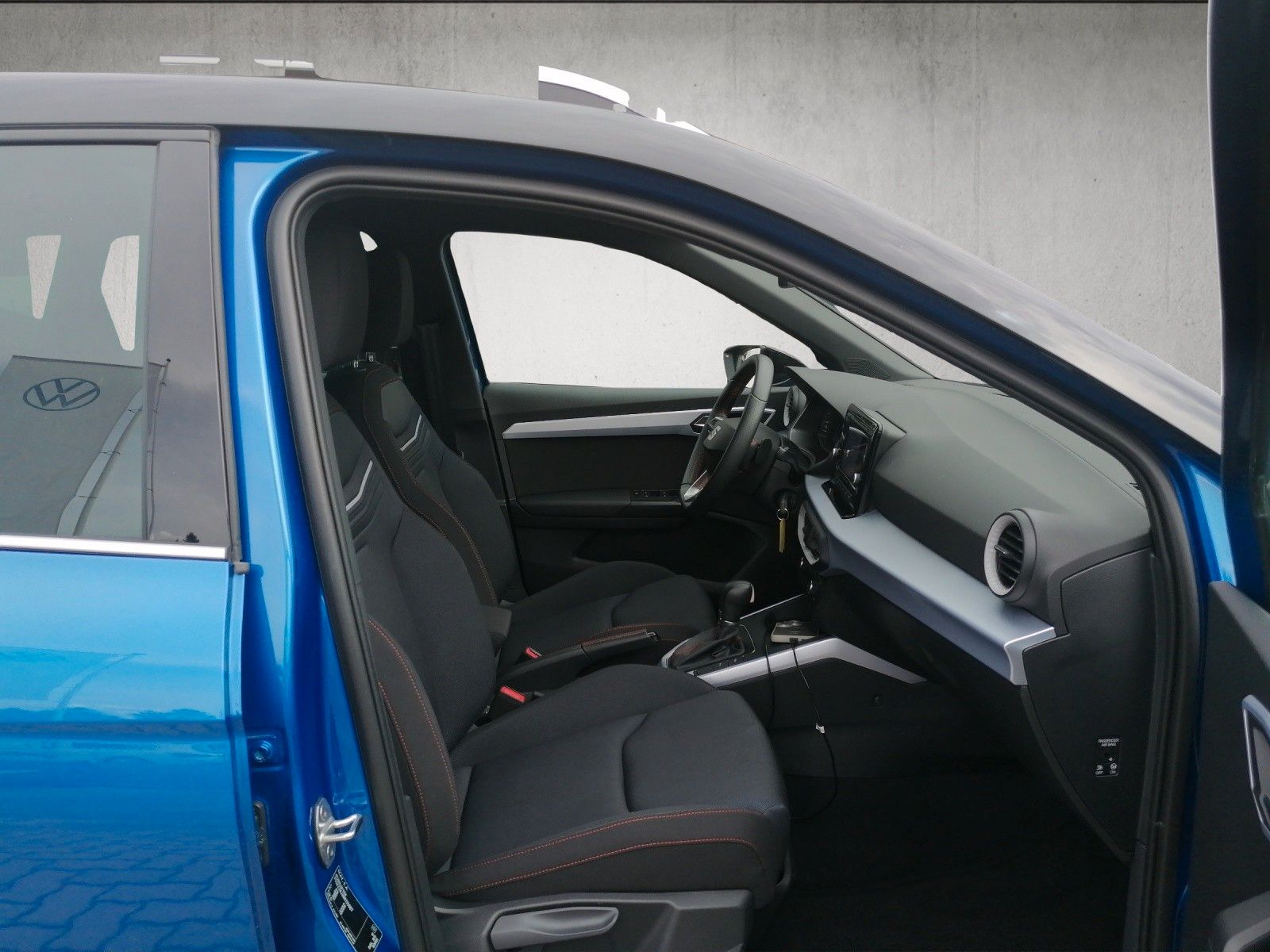 Fahrzeugabbildung SEAT Arona 1.0 TSI FR DSG AHK FAP M VC FULL LINK SHZ