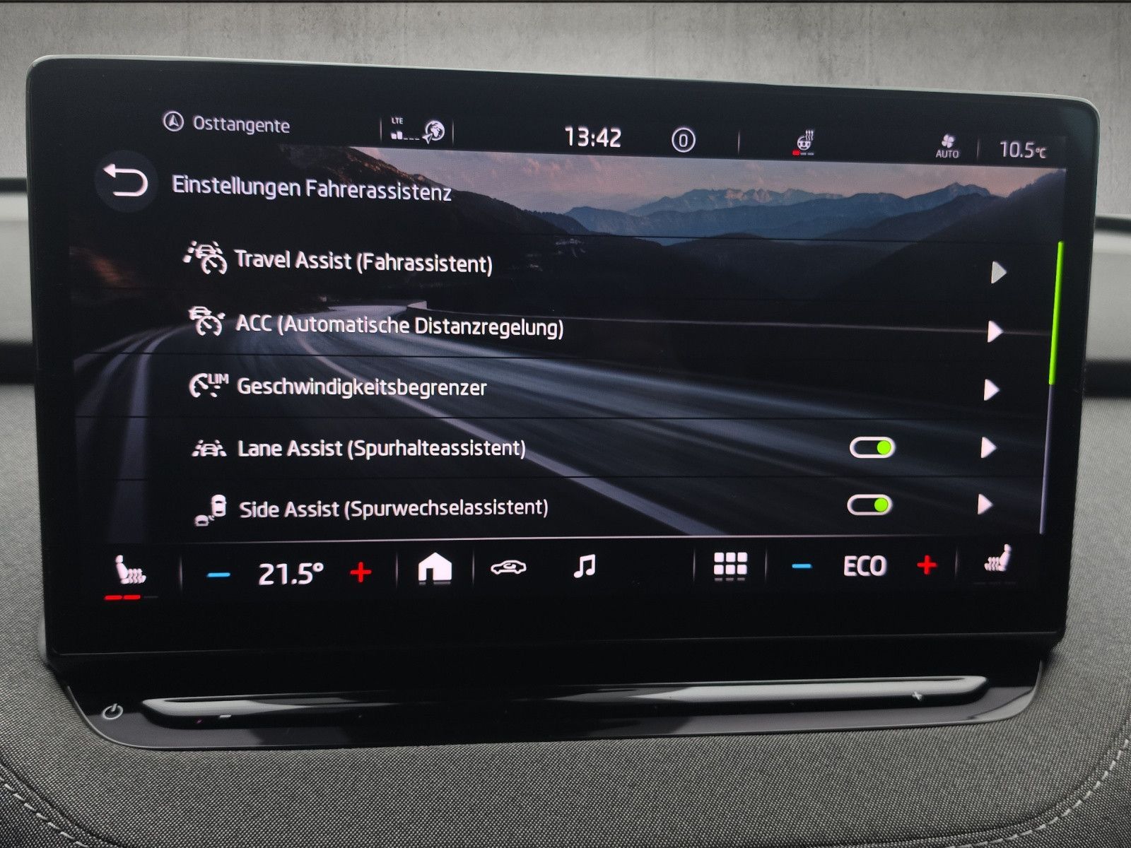 Fahrzeugabbildung SKODA Enyaq 60 Loft FAMILY elHK FAP PLUS elSitz