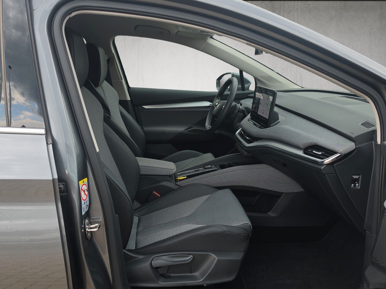 Fahrzeugabbildung SKODA Enyaq 85x Loft AHK ACC KAM HEAT PUMP