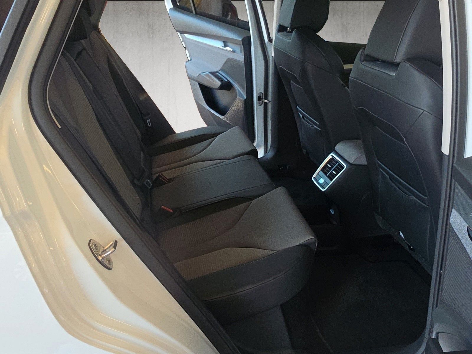 Fahrzeugabbildung SKODA Enyaq 85x Loft ACC KAM SMART NAVI HEAT PUMP