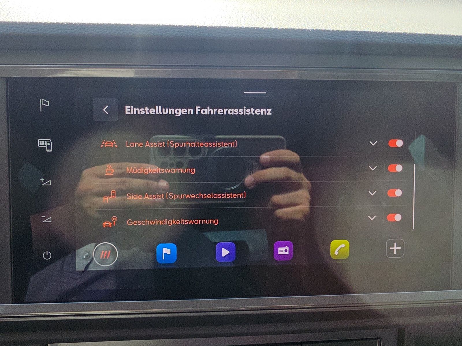 Fahrzeugabbildung CUPRA Ateca 1.5 TSI 5J Gar DSG elHK ACC TRAVEL ALCANT