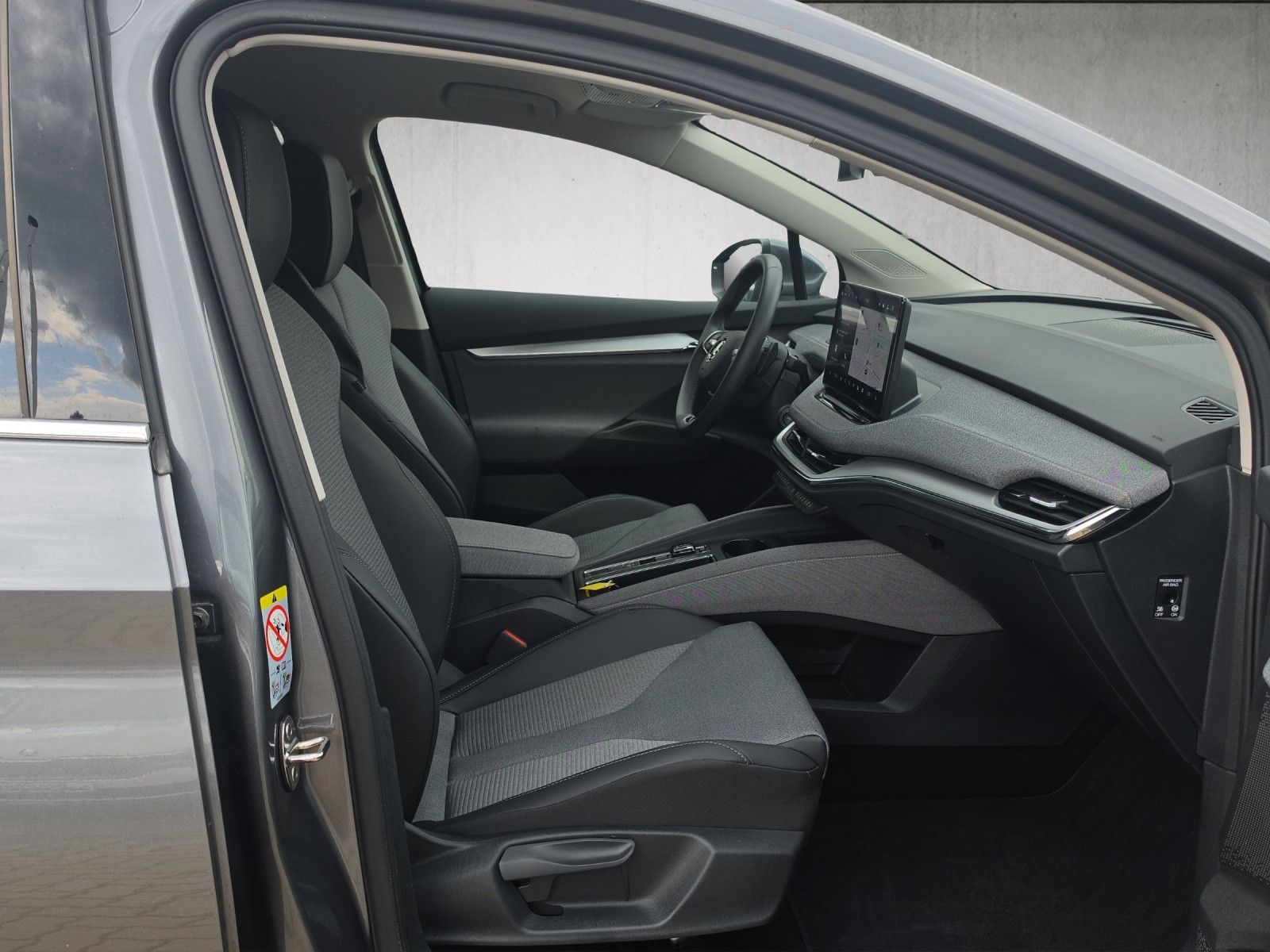 Fahrzeugabbildung SKODA Enyaq 85x Loft AHK ACC KAM HEAT PUMP