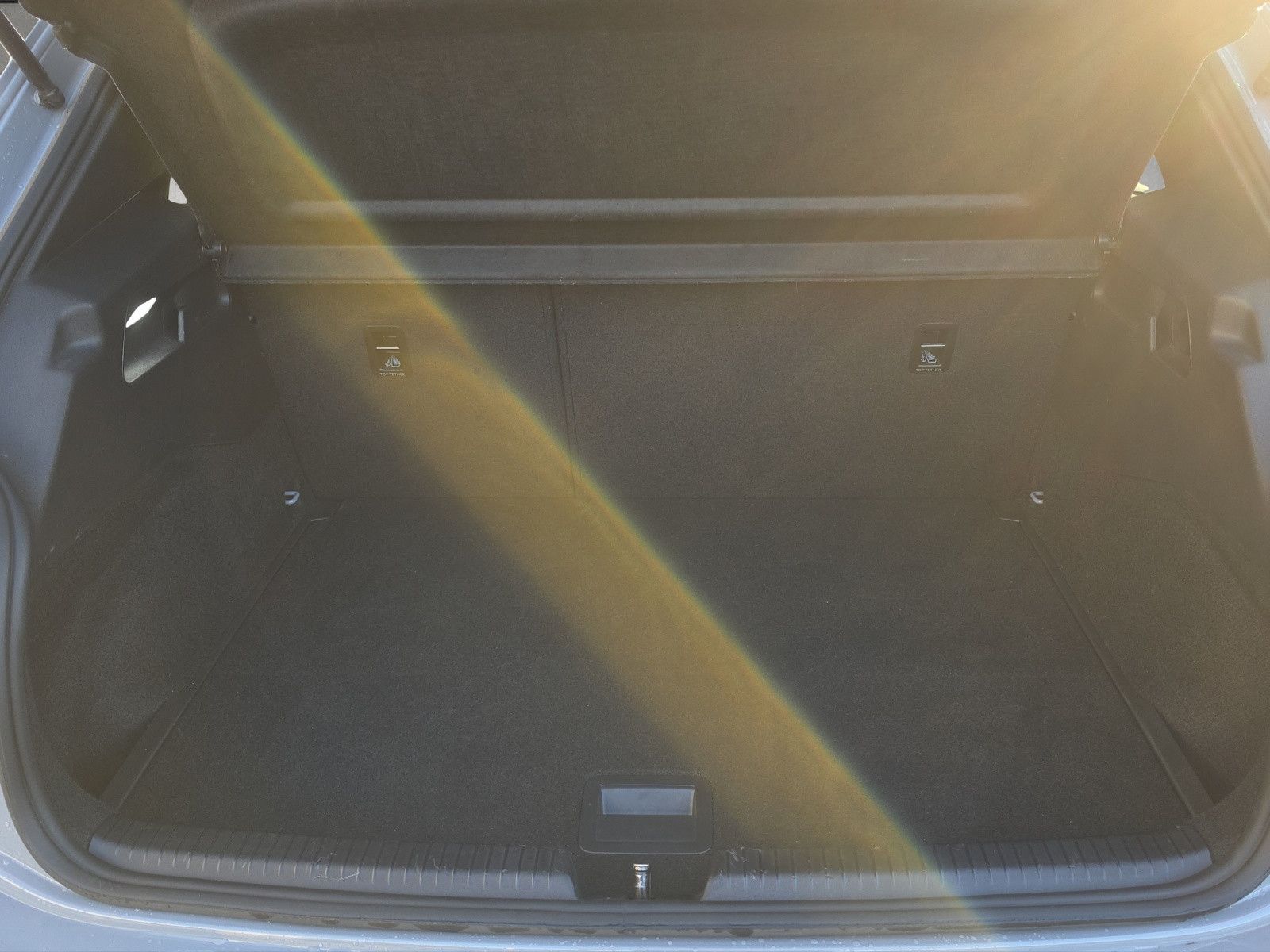 Fahrzeugabbildung CUPRA Born 62kWh 204 PS BEATS PILOT M TECH M CARGO