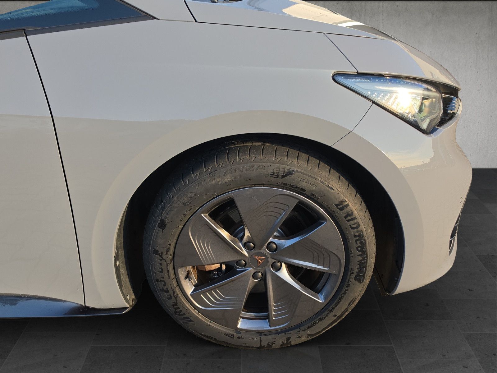 Fahrzeugabbildung CUPRA Born 62kWh 204 PS BEATS PILOT M TECH M CARGO