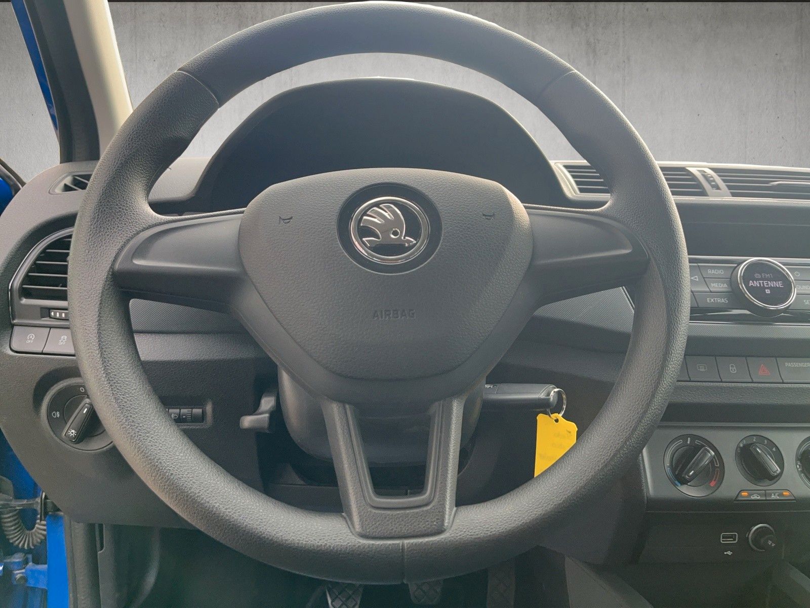 Fahrzeugabbildung SKODA Fabia 1.0 TSI 95PS Klima el. Fensterheber