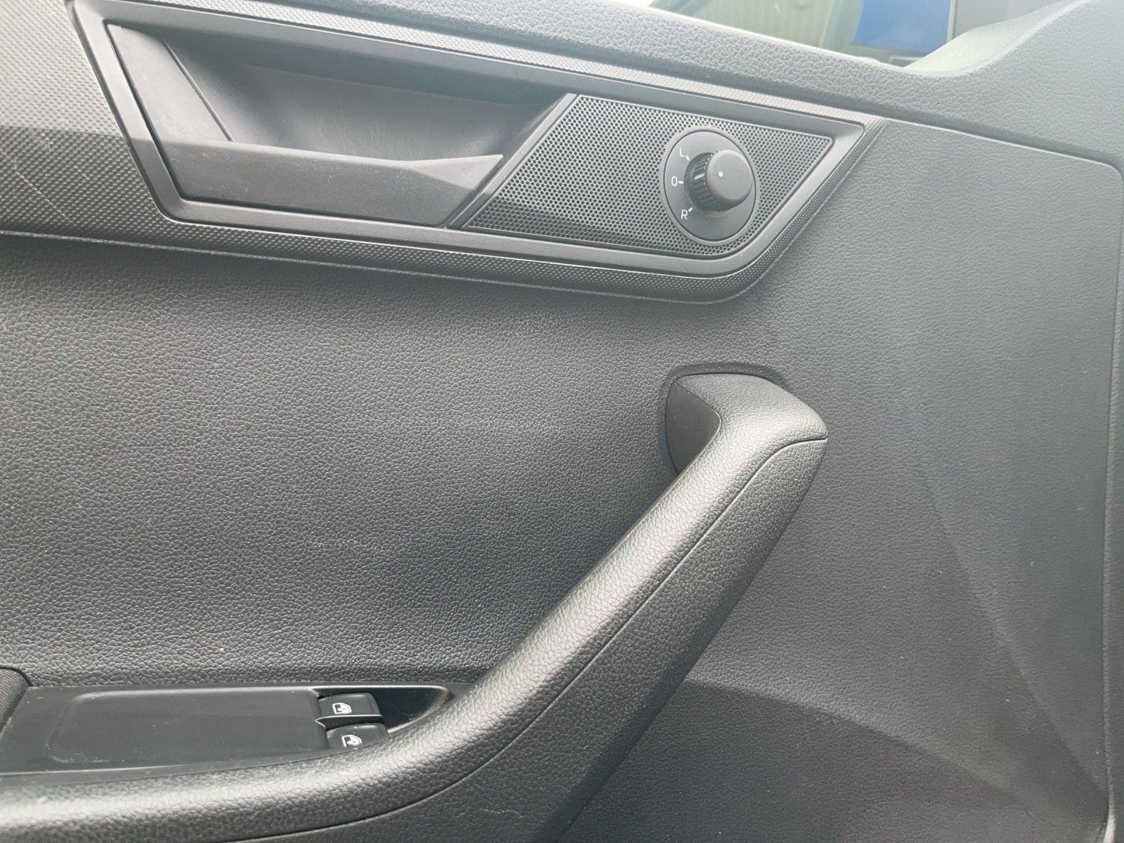 Fahrzeugabbildung SKODA Fabia 1.0 TSI 95PS Klima el. Fensterheber