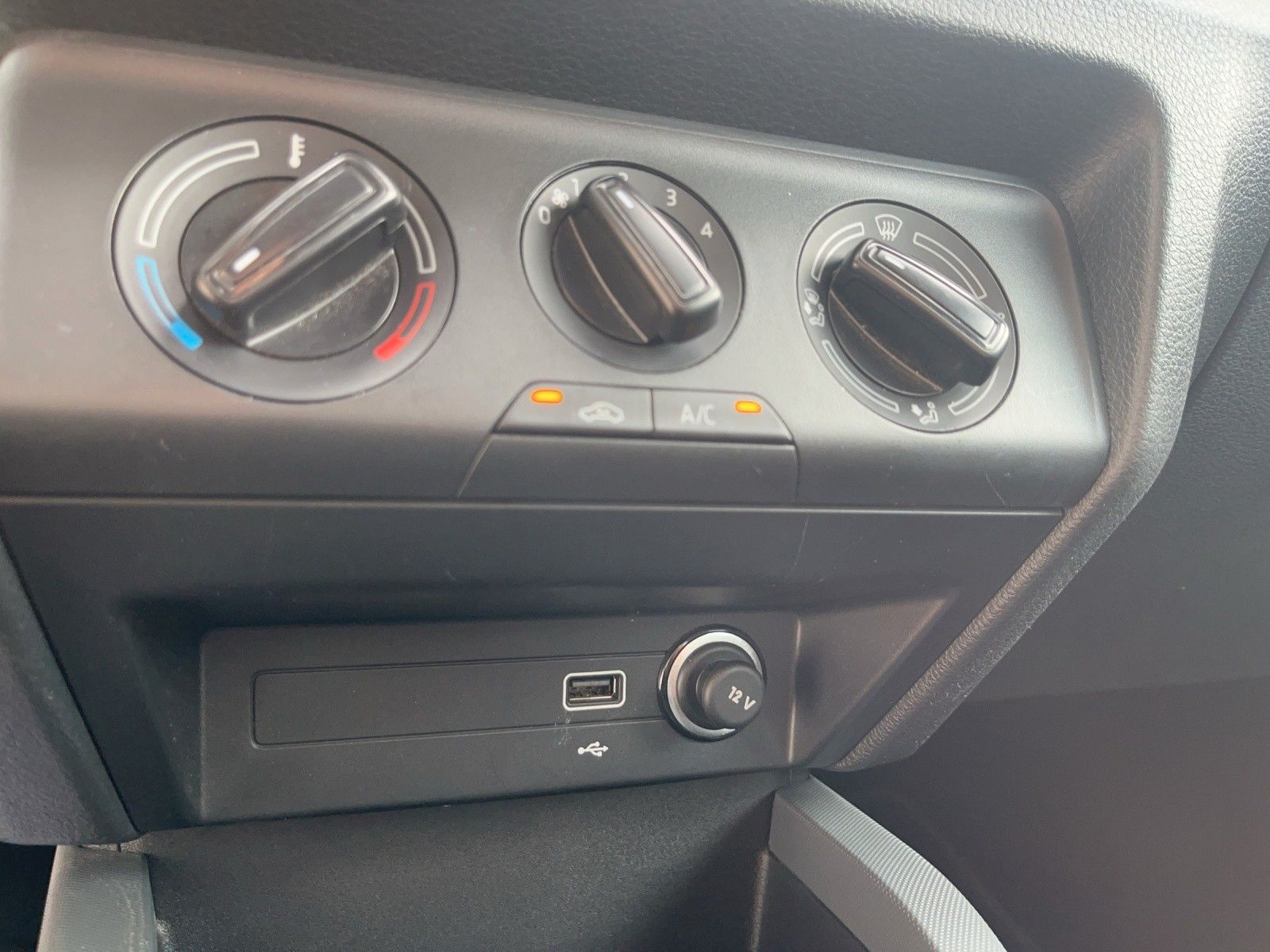 Fahrzeugabbildung SKODA Fabia 1.0 TSI 95PS Klima el. Fensterheber