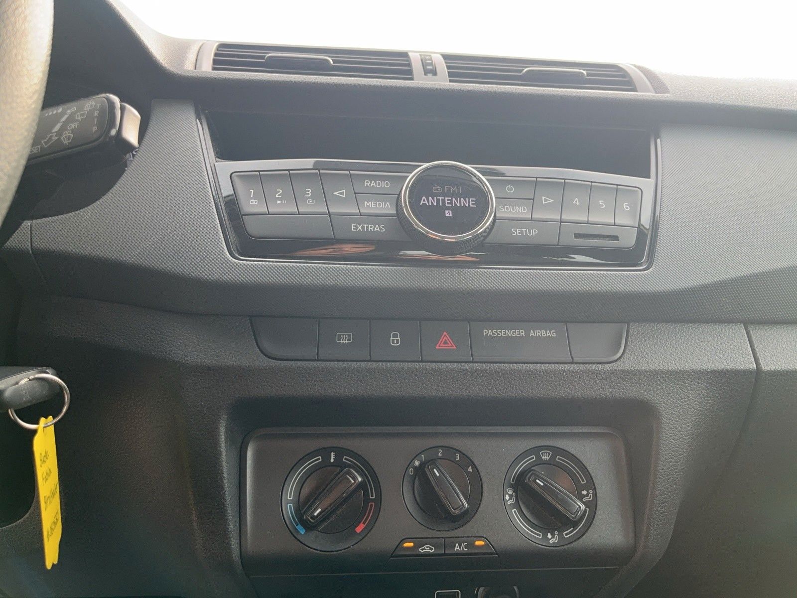 Fahrzeugabbildung SKODA Fabia 1.0 TSI 95PS Klima el. Fensterheber