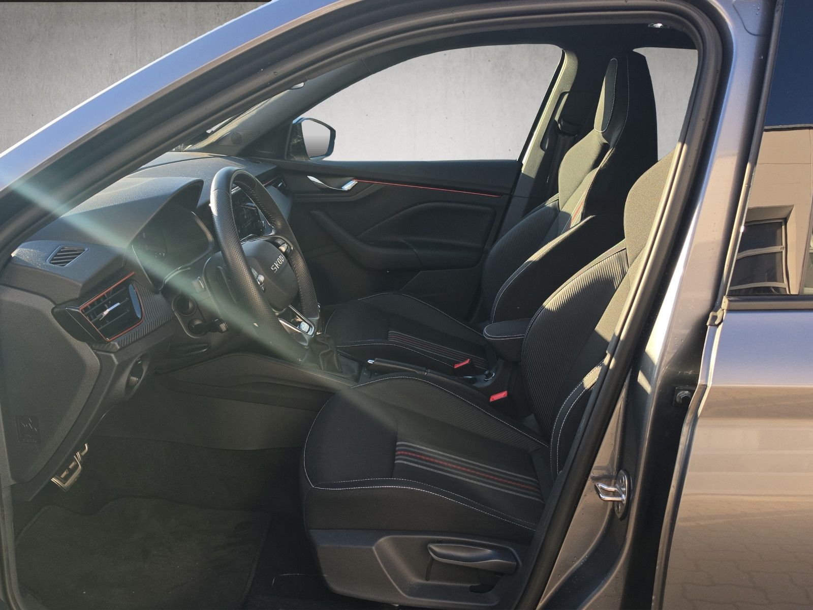 Fahrzeugabbildung SKODA Kamiq 1.0 TSI Monte Carlo DSG MATRIX ACC PANO