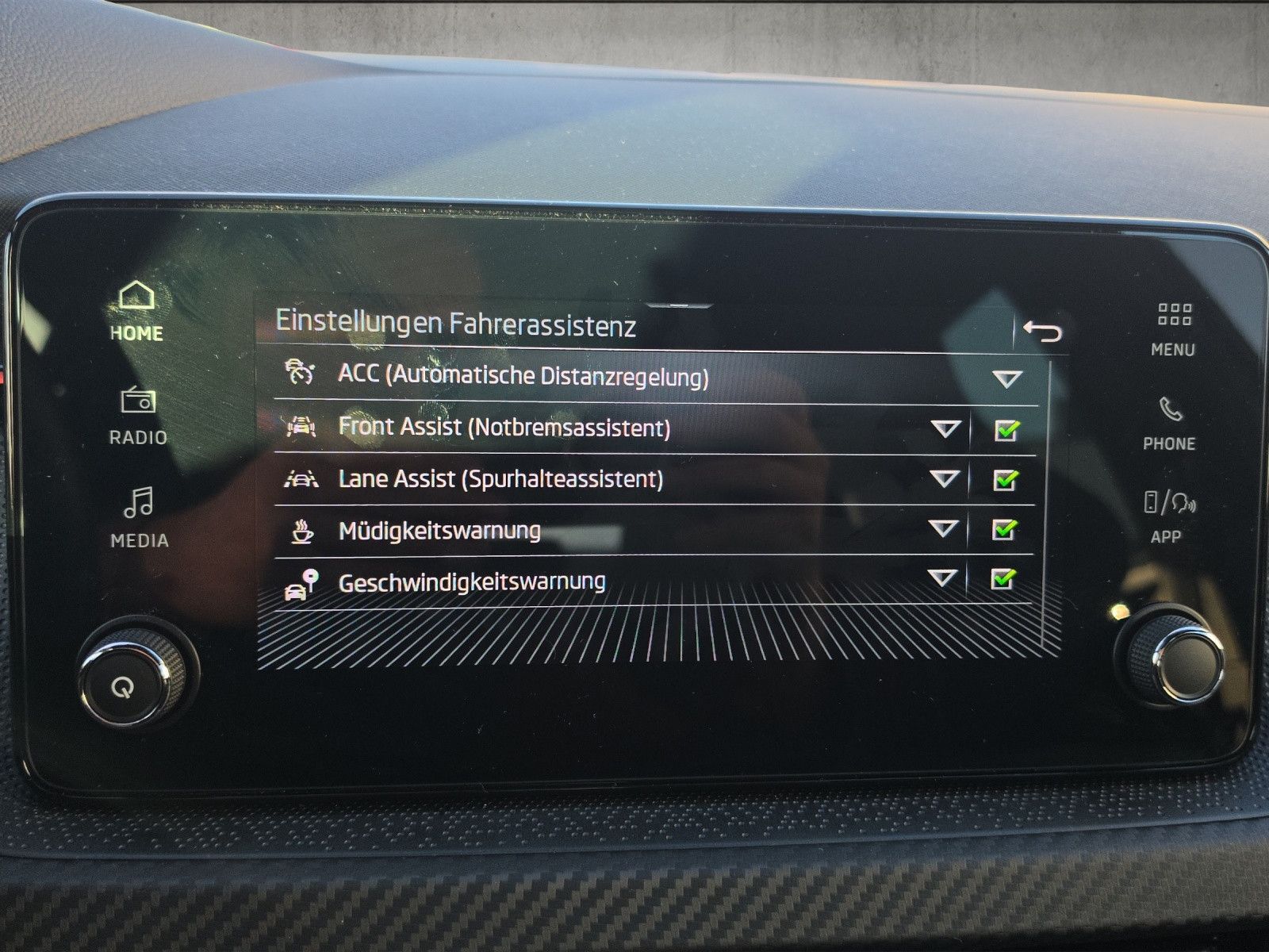 Fahrzeugabbildung SKODA Kamiq 1.0 TSI Monte Carlo DSG MATRIX ACC PANO