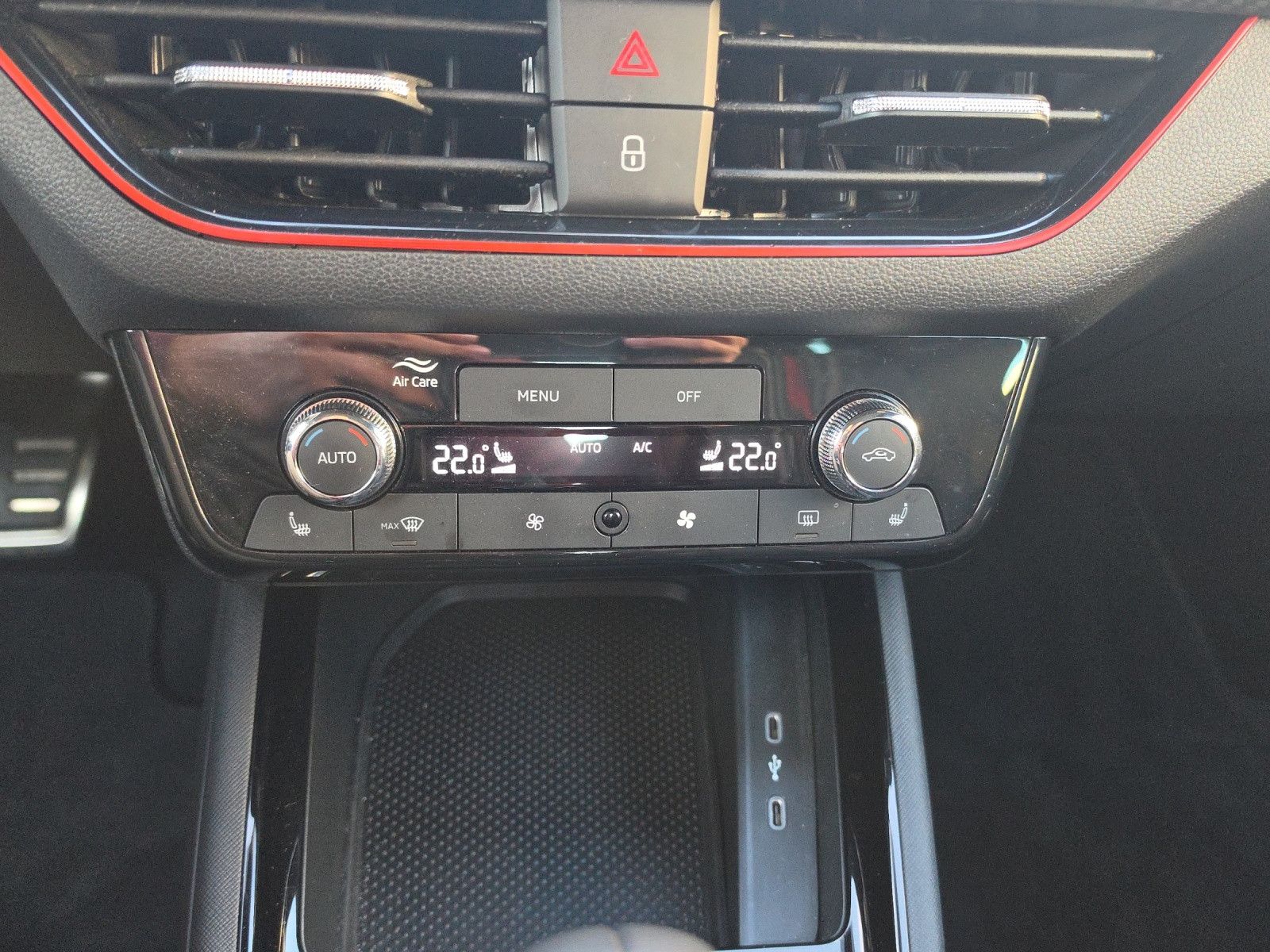 Fahrzeugabbildung SKODA Kamiq 1.0 TSI Monte Carlo DSG MATRIX ACC PANO